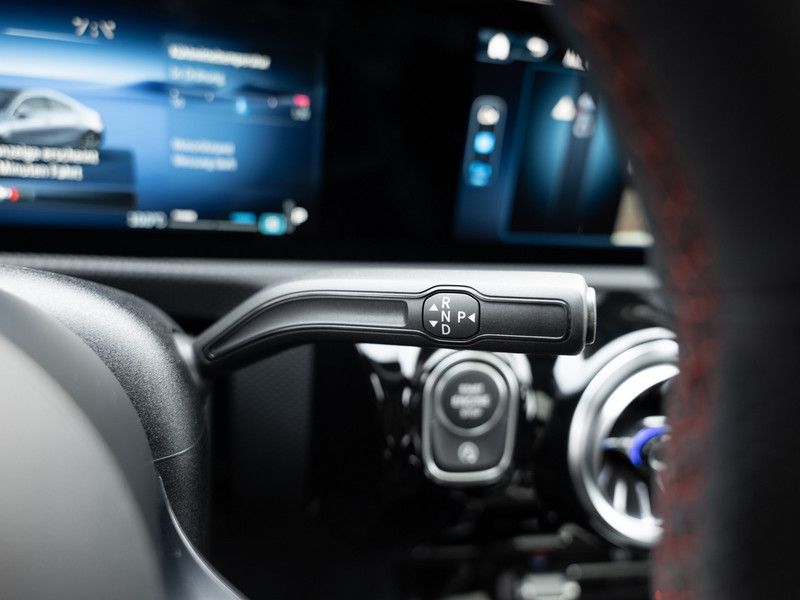 Mercedes-Benz CLA 200 2025