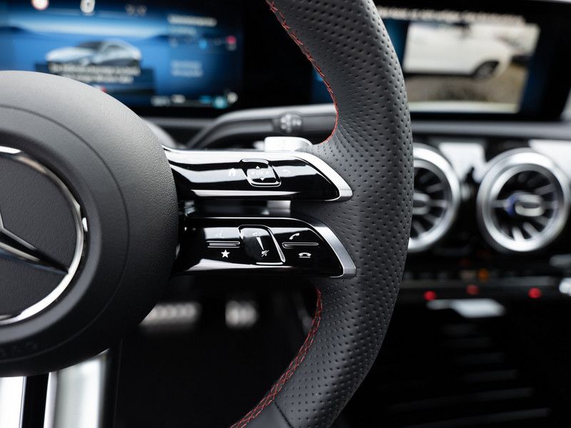 Mercedes-Benz CLA 200 2025