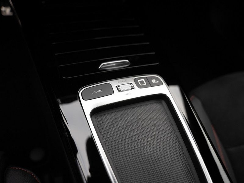 Mercedes-Benz CLA 200 2025