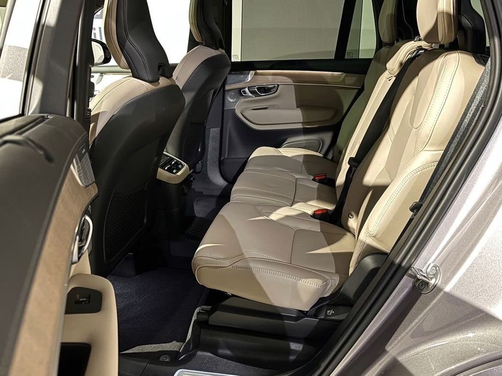 Volvo XC90 2025