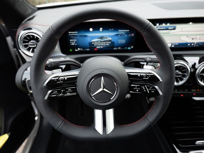 Mercedes-Benz CLA 200 2025