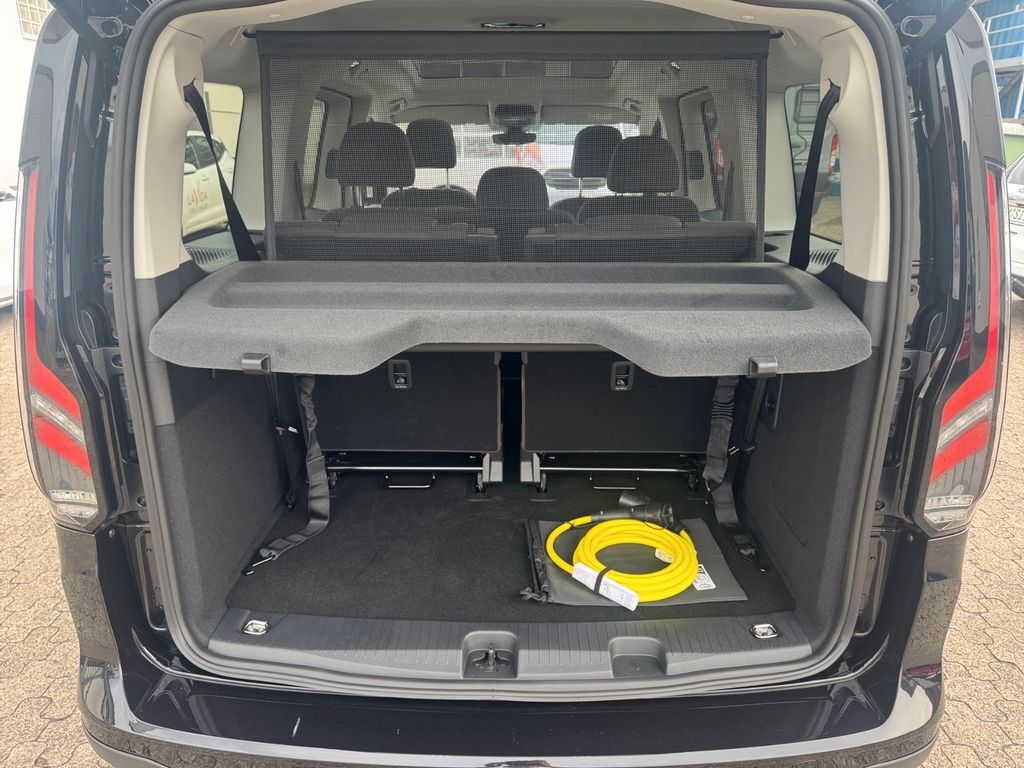 Ford Grand Tourneo 2025