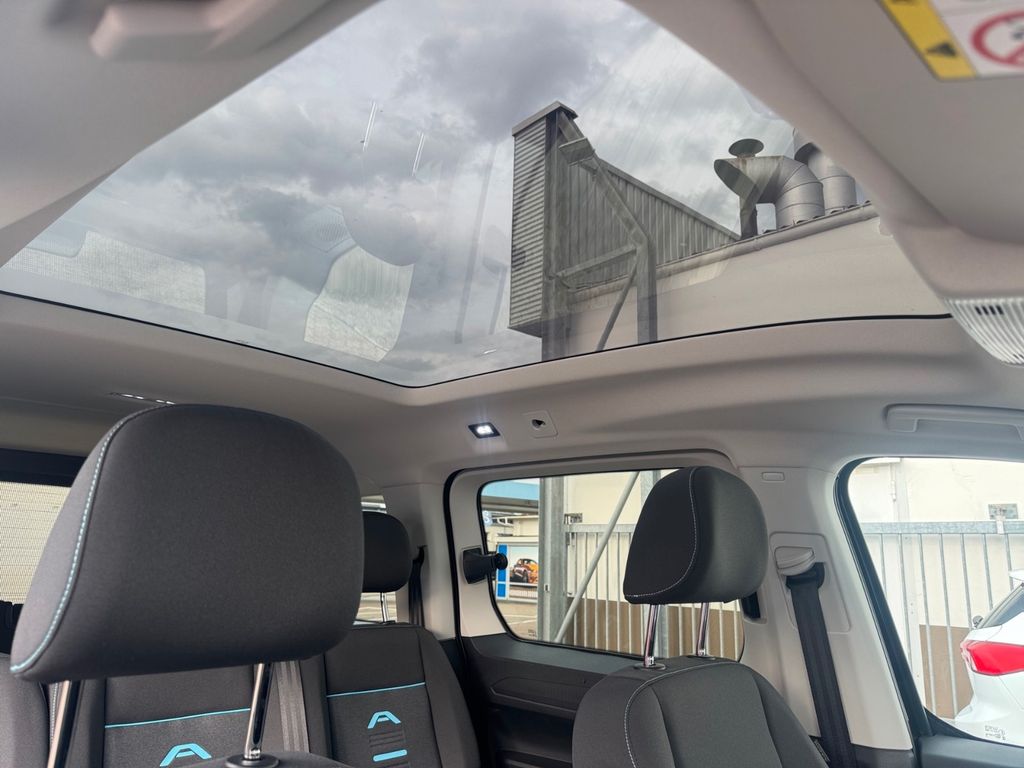 Ford Grand Tourneo 2025