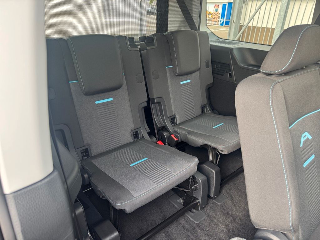 Ford Grand Tourneo 2025