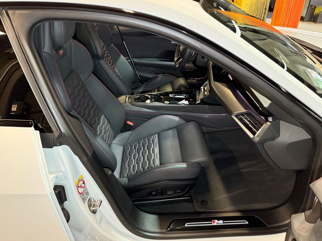 Audi RS e-tron GT 2024