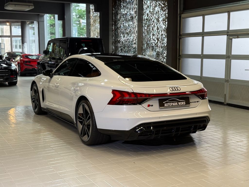 Audi RS e-tron GT 2024