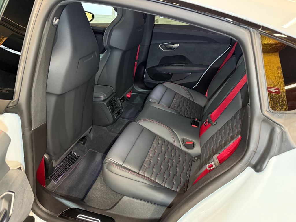 Audi RS e-tron GT 2024