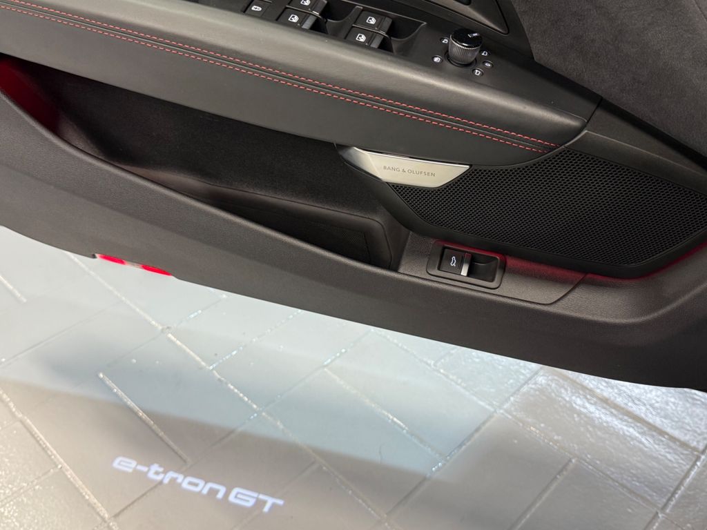 Audi RS e-tron GT 2024