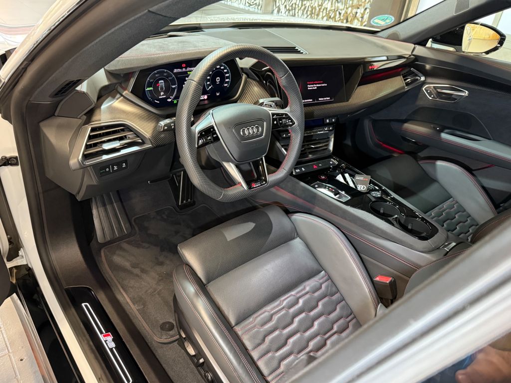 Audi RS e-tron GT 2024