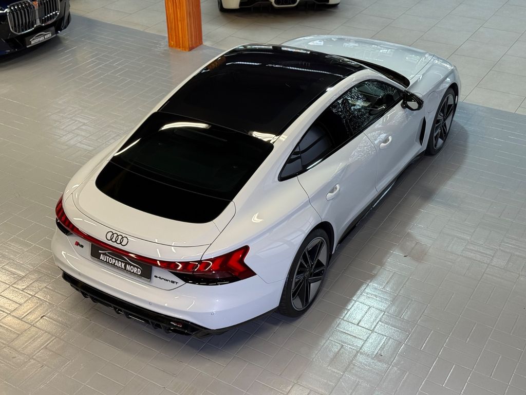 Audi RS e-tron GT 2024