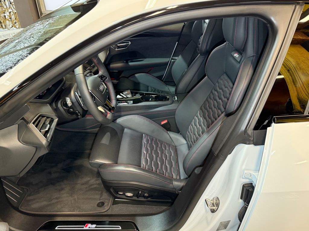 Audi RS e-tron GT 2024