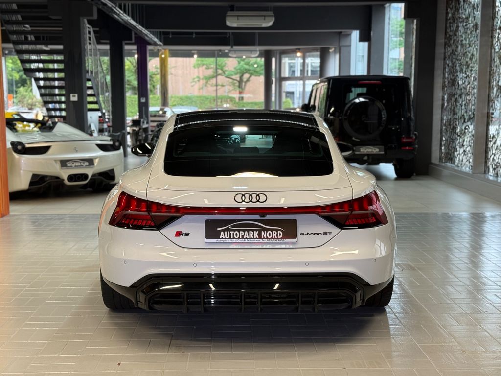 Audi RS e-tron GT 2024