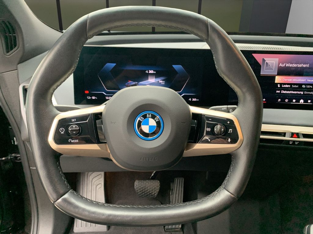 BMW iX 2023