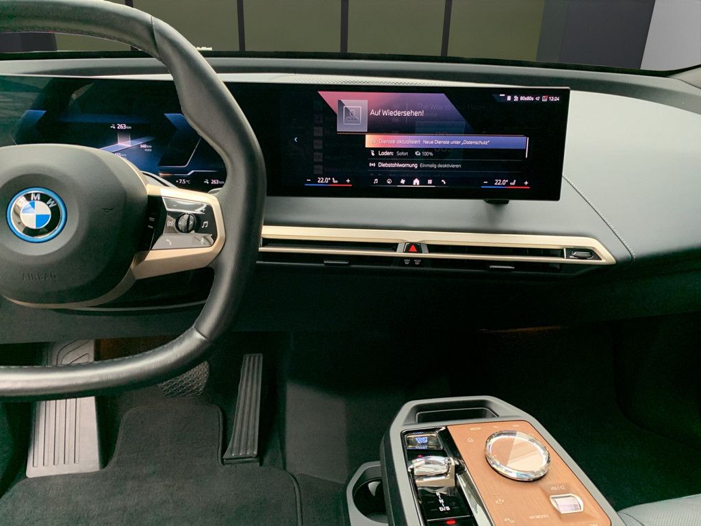 BMW iX 2023
