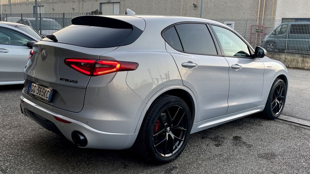 Alfa Romeo Stelvio 2021