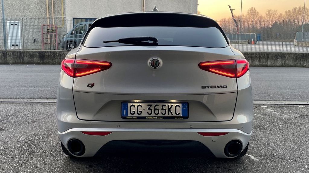 Alfa Romeo Stelvio 2021