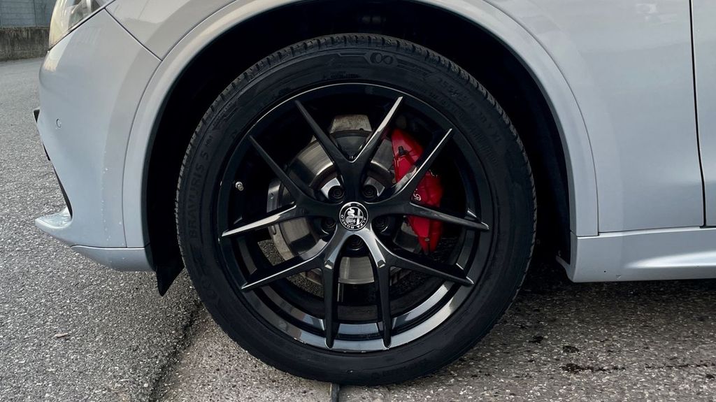 Alfa Romeo Stelvio 2021