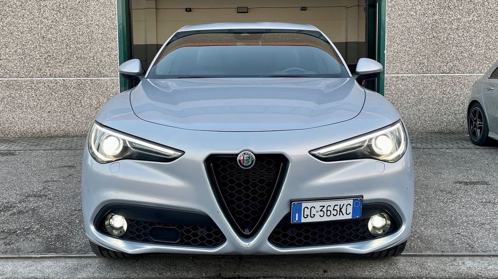 Alfa Romeo Stelvio 2021