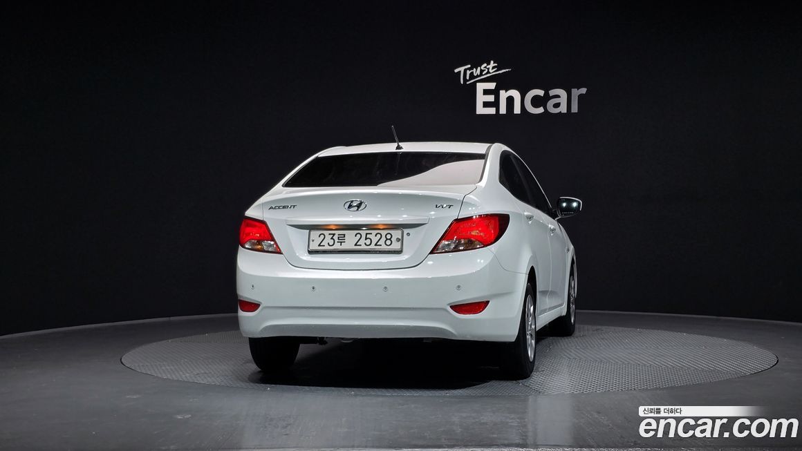 Hyundai Accent 2015