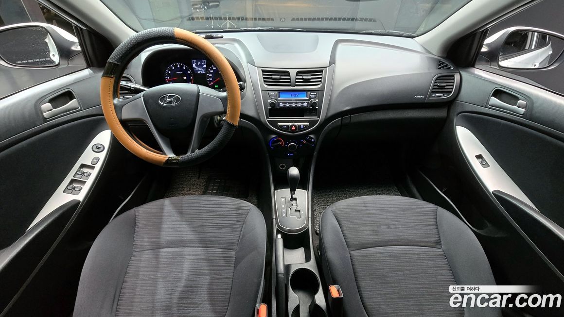 Hyundai Accent 2015