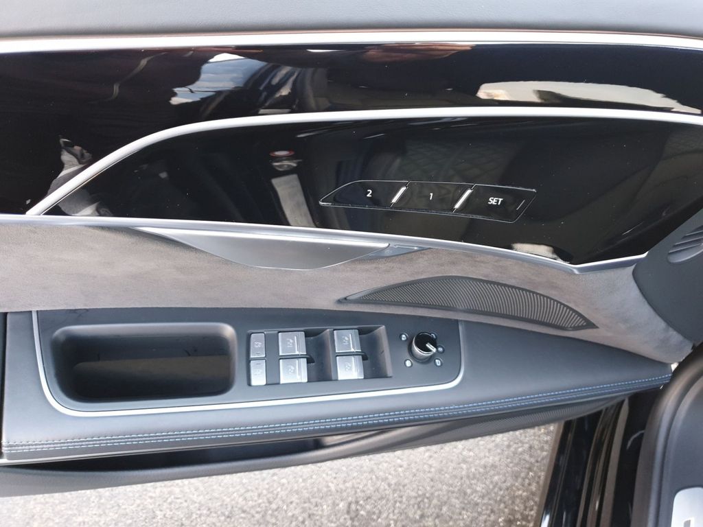 Audi A8 2022