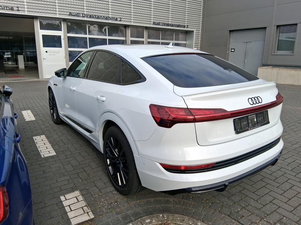 Audi e-tron 2022
