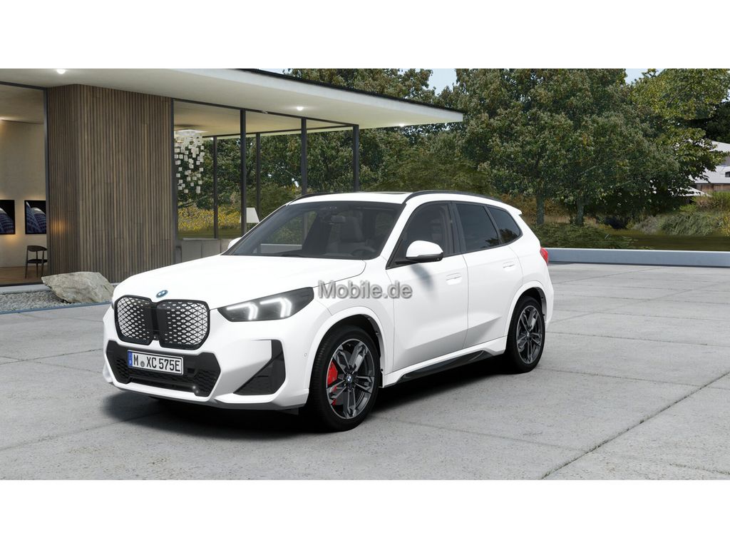 BMW iX1