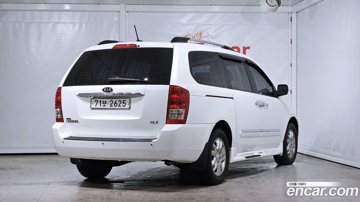 Kia Canival 2012