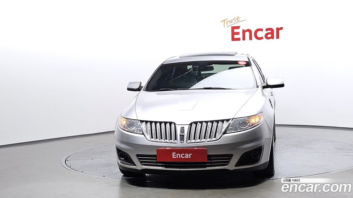 Lincoln MKS 2011