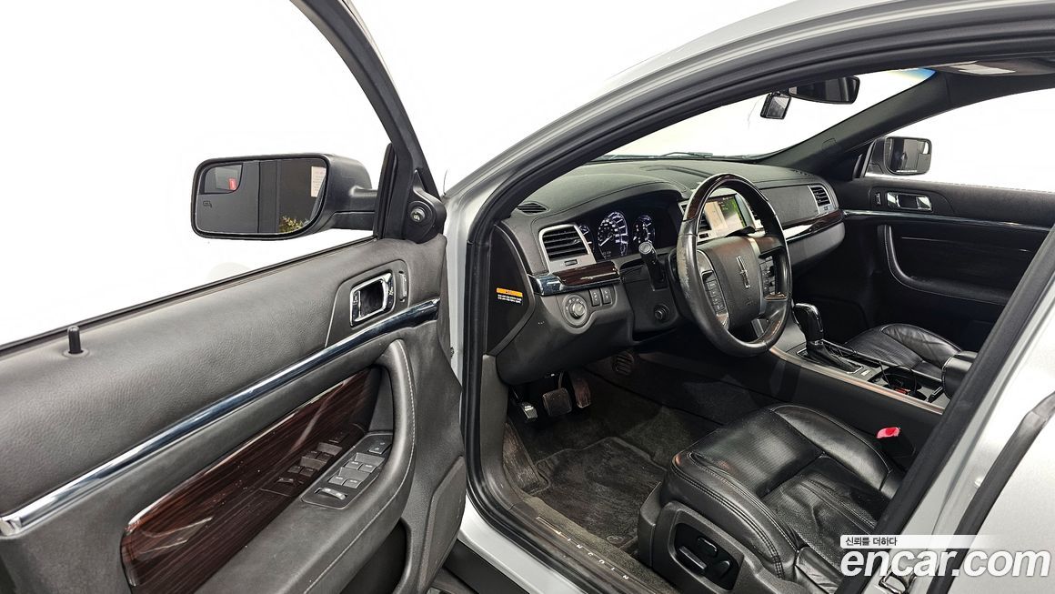 Lincoln MKS 2011