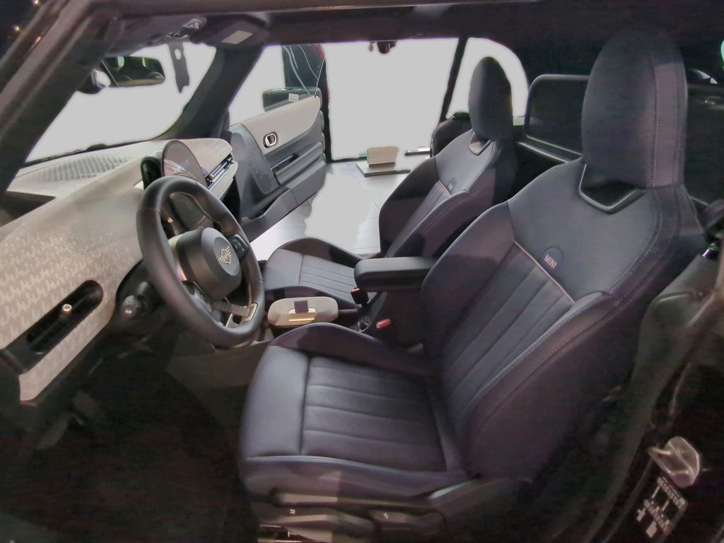 MINI Cooper Cabrio 2024