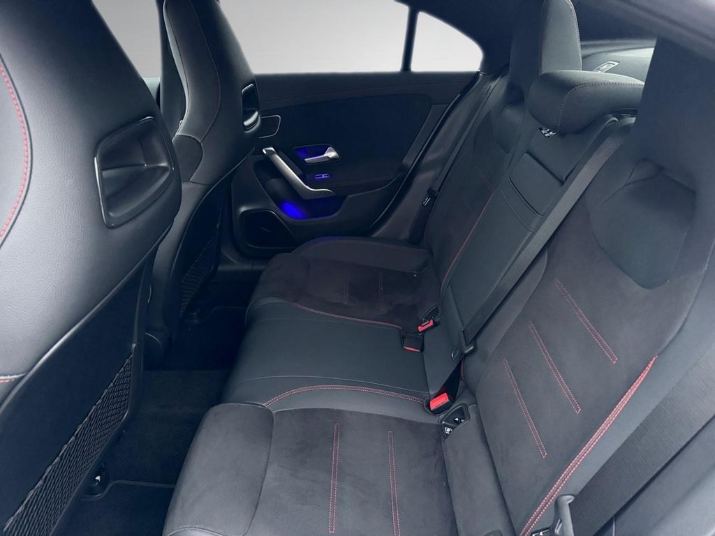 Mercedes-Benz CLA 200 2025