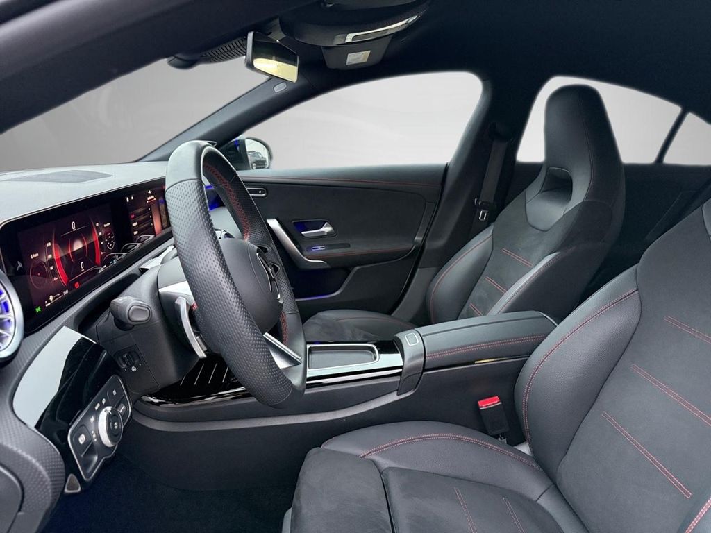 Mercedes-Benz CLA 200 2025