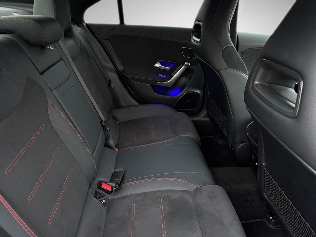 Mercedes-Benz CLA 200 2025