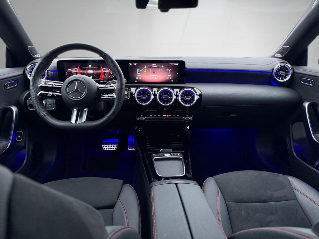 Mercedes-Benz CLA 200 2025