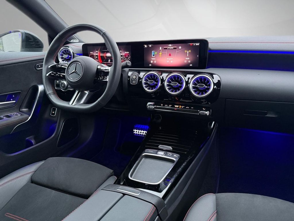 Mercedes-Benz CLA 200 2025