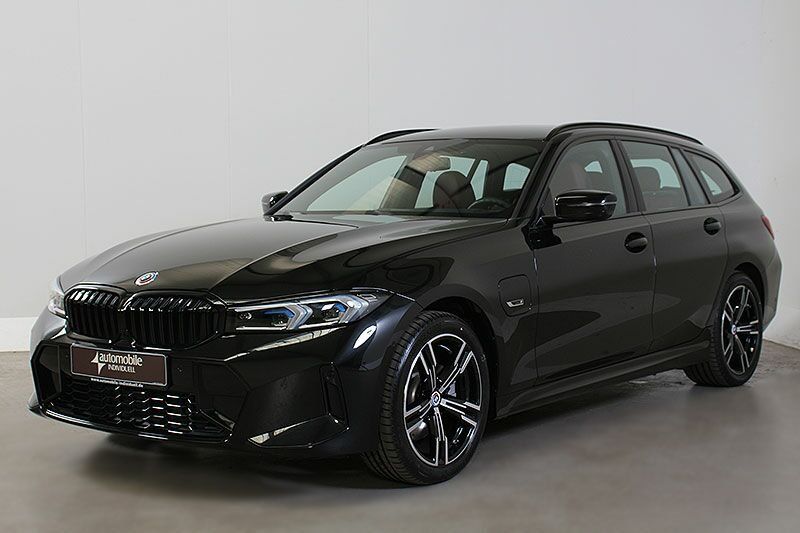 BMW 330 2022