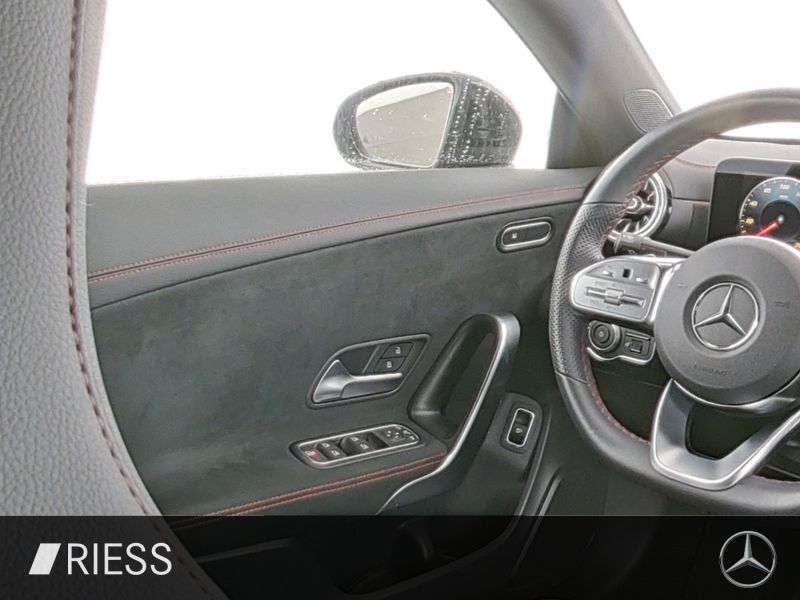 Mercedes-Benz CLA 200 2024