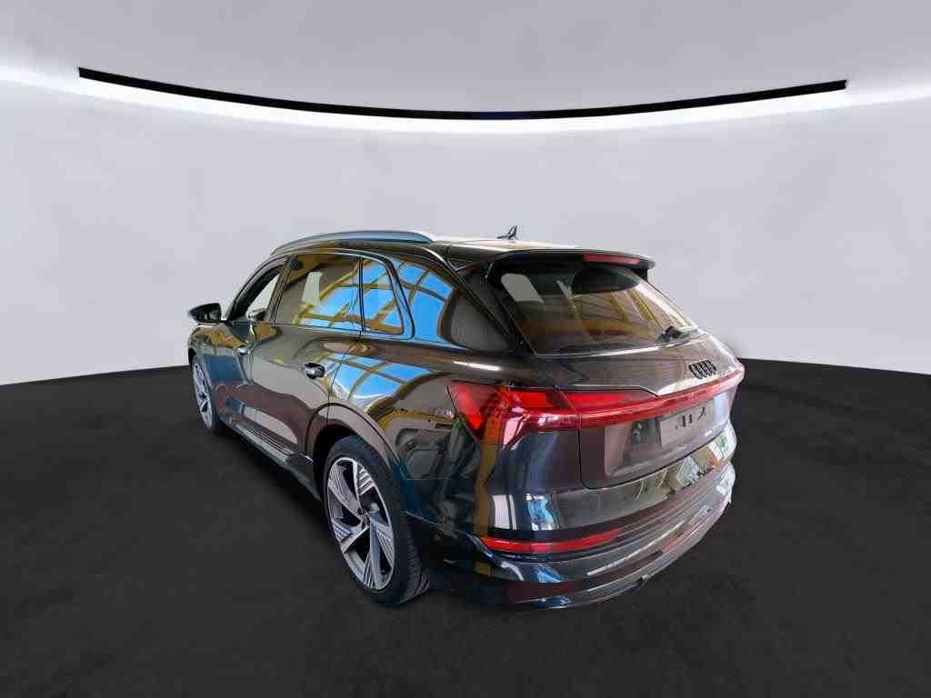 Audi e-tron 2022