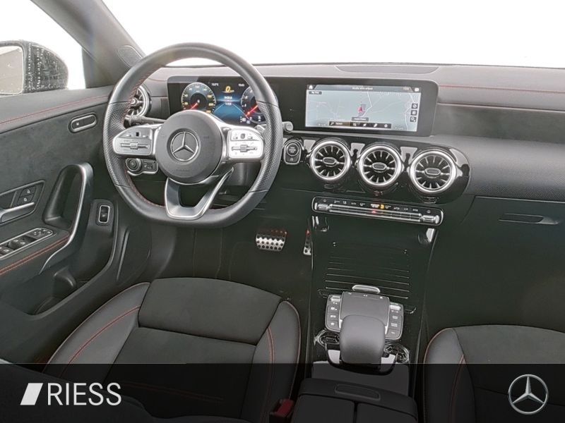 Mercedes-Benz CLA 200 2024