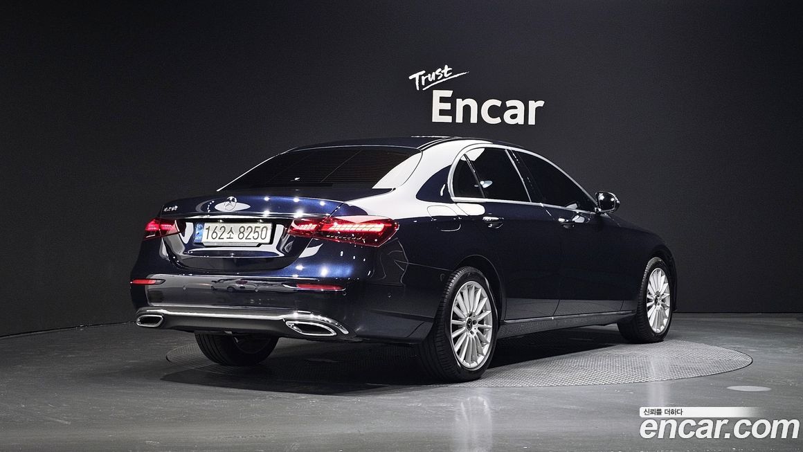 Mercedes-Benz E-Class 2022