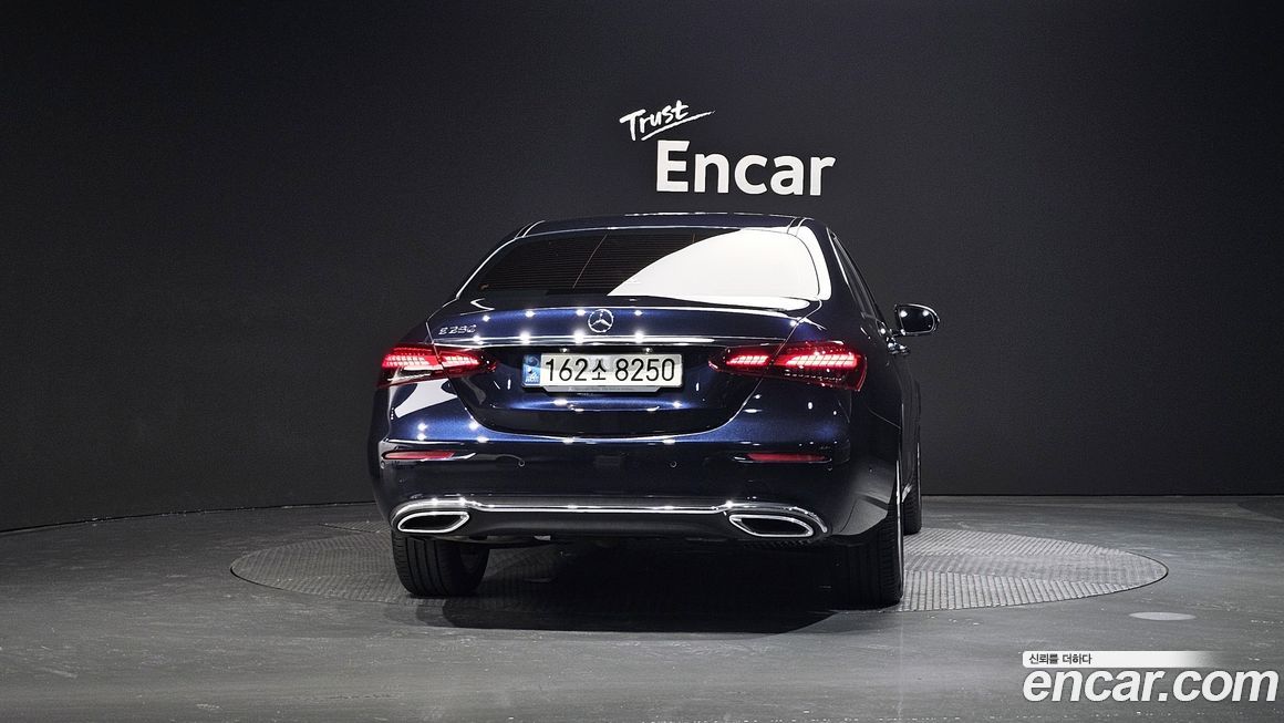 Mercedes-Benz E-Class 2022