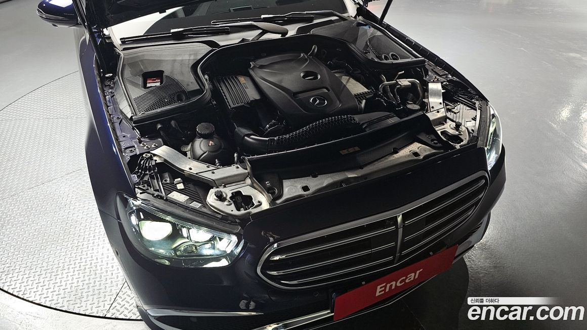 Mercedes-Benz E-Class 2022