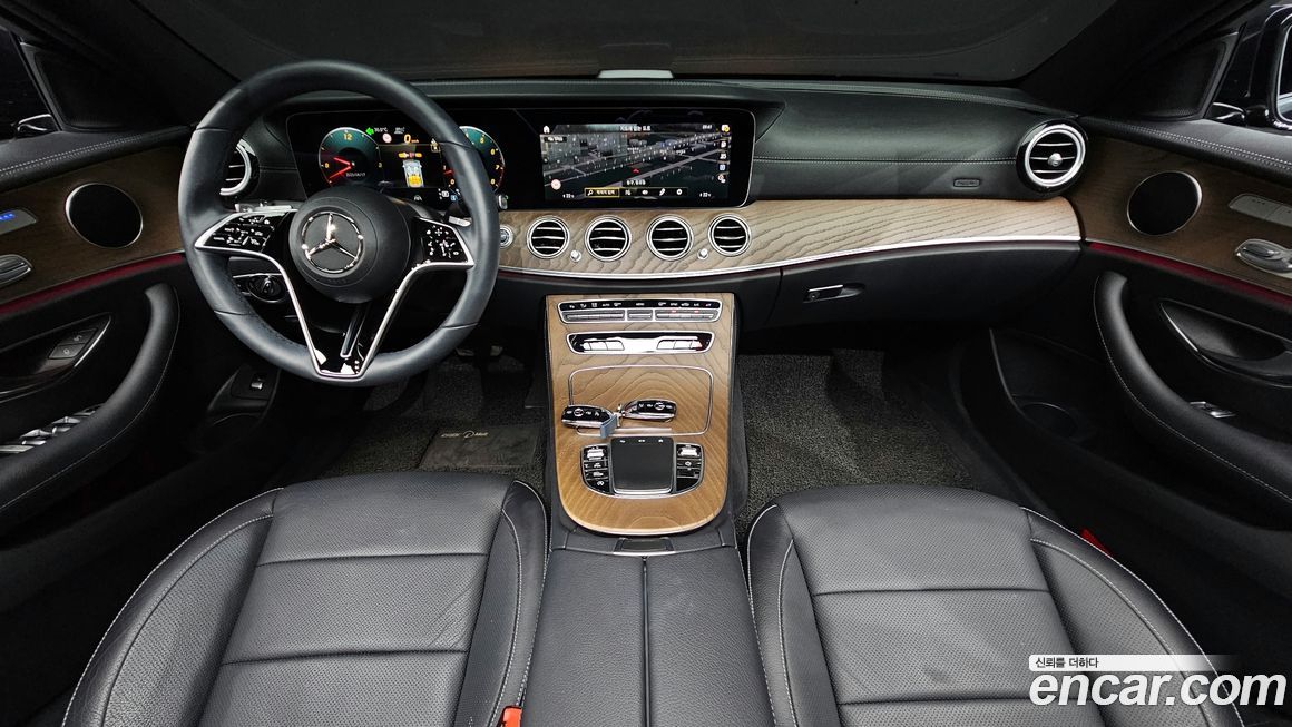 Mercedes-Benz E-Class 2022