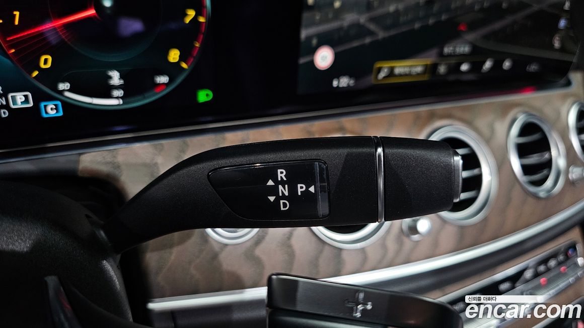 Mercedes-Benz E-Class 2022