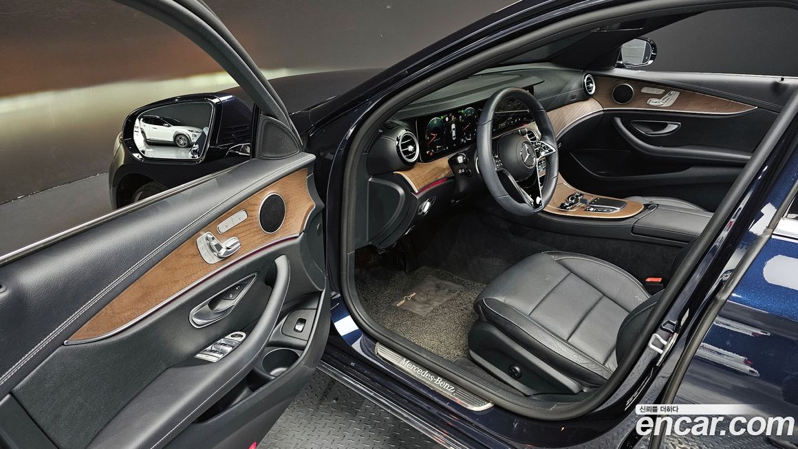 Mercedes-Benz E-Class 2022