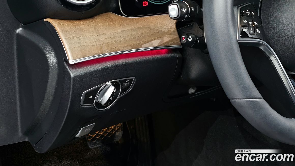 Mercedes-Benz E-Class 2022