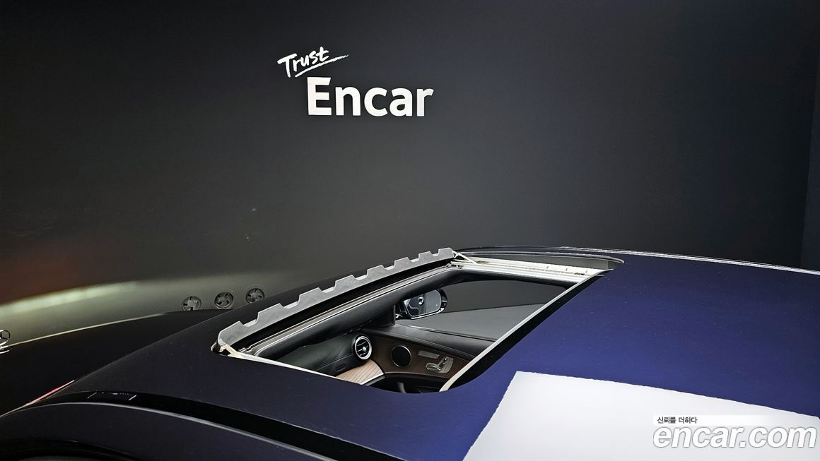 Mercedes-Benz E-Class 2022