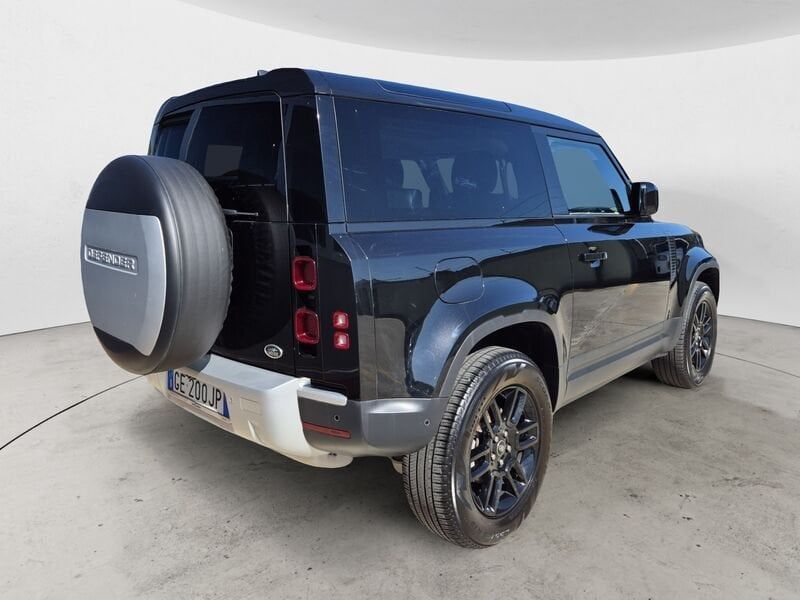 Land Rover Defender 2021