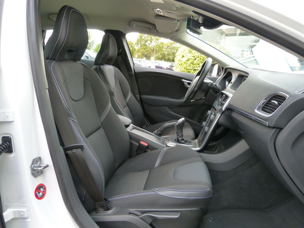 Volvo V40 2014
